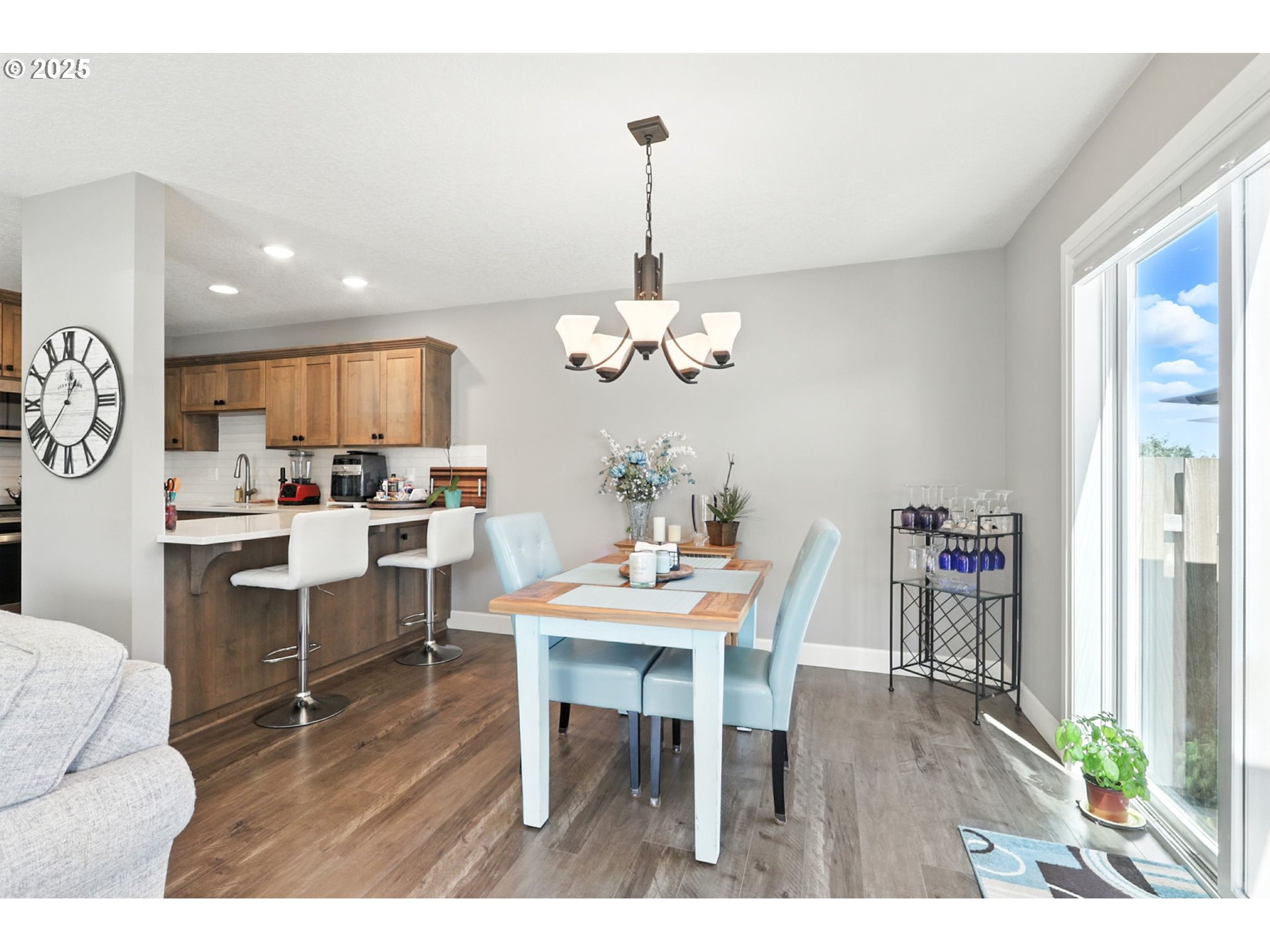 16994 UNIVERSITY AVE