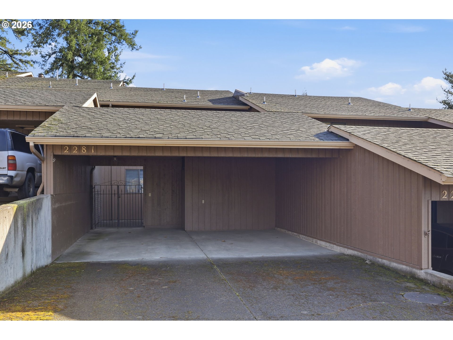 Photo 1 of 36 — 2281 RIDGEWAY DR, Eugene, OR 97401