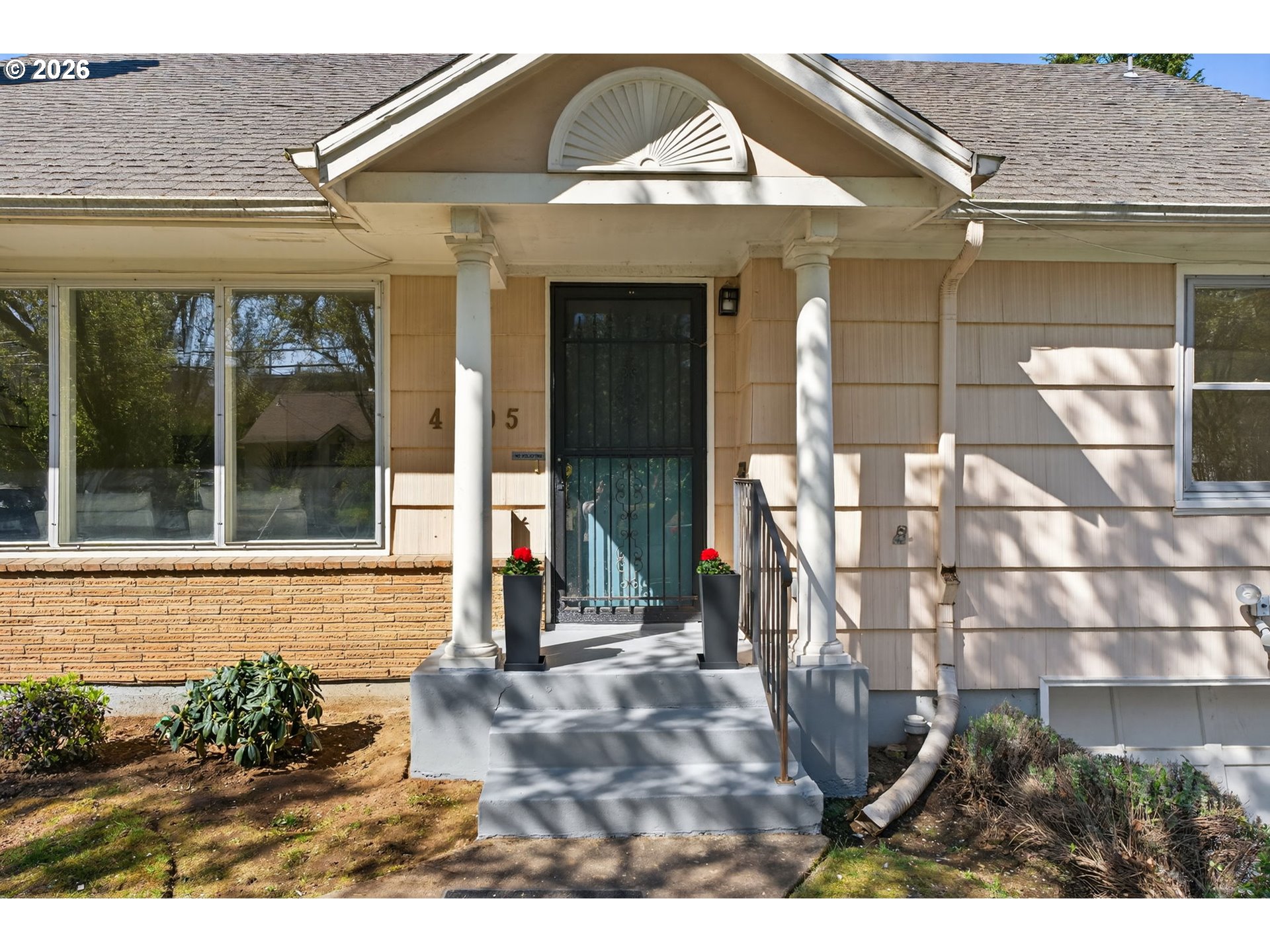 4305 NE HAZELFERN PL