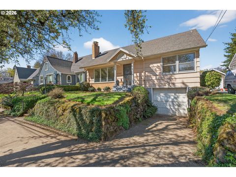 4305 NE HAZELFERN PL Portland OR 97213