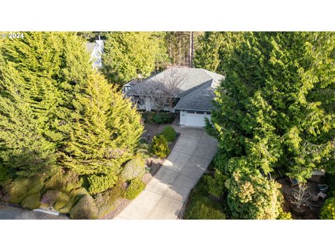 A home in Waldport