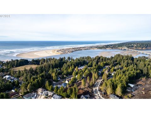 A home in Waldport