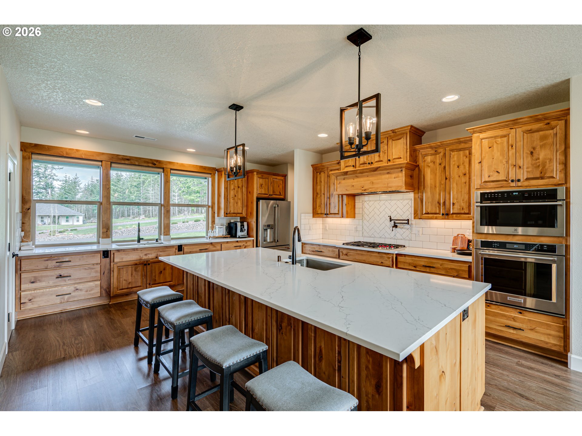 300 CROSS CREEK RD
