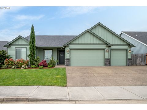 Photo of 740 E Roosevelt St, Carlton, OR 97111 (MLS # 747197970)