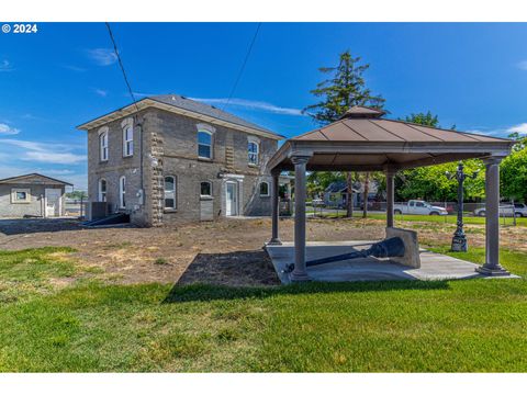 A home in Hermiston