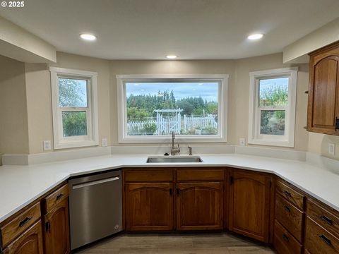 Tiny photo for 35929 Enterprise Rd, Creswell, OR 97426 (MLS # 771150647)