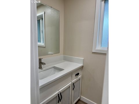 Tiny photo for 35929 Enterprise Rd, Creswell, OR 97426 (MLS # 771150647)