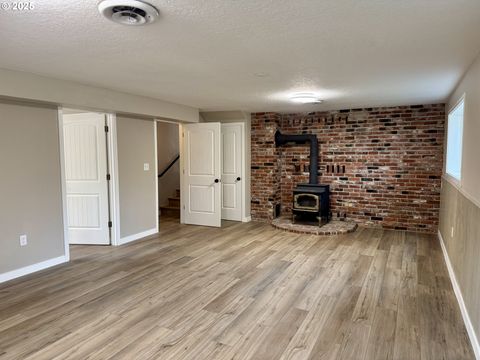 Tiny photo for 35929 Enterprise Rd, Creswell, OR 97426 (MLS # 771150647)