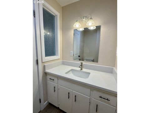 Tiny photo for 35929 Enterprise Rd, Creswell, OR 97426 (MLS # 771150647)