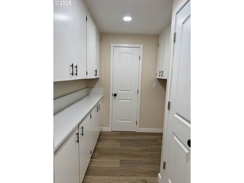 Tiny photo for 35929 Enterprise Rd, Creswell, OR 97426 (MLS # 771150647)