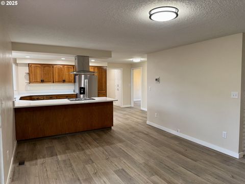 Tiny photo for 35929 Enterprise Rd, Creswell, OR 97426 (MLS # 771150647)