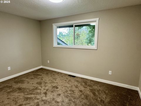 Tiny photo for 35929 Enterprise Rd, Creswell, OR 97426 (MLS # 771150647)