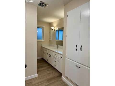 Tiny photo for 35929 Enterprise Rd, Creswell, OR 97426 (MLS # 771150647)