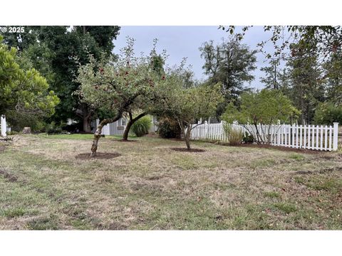 Tiny photo for 35929 Enterprise Rd, Creswell, OR 97426 (MLS # 771150647)