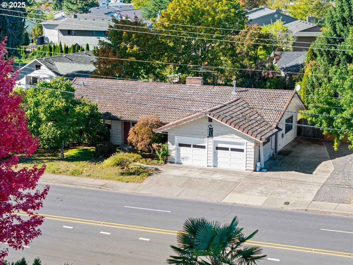 1303 NE CORNELL RD