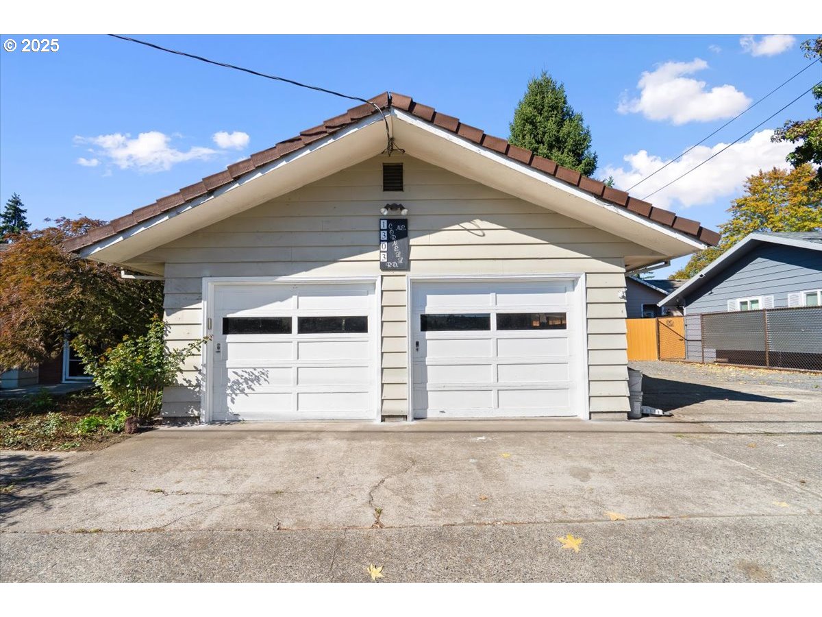 1303 NE CORNELL RD