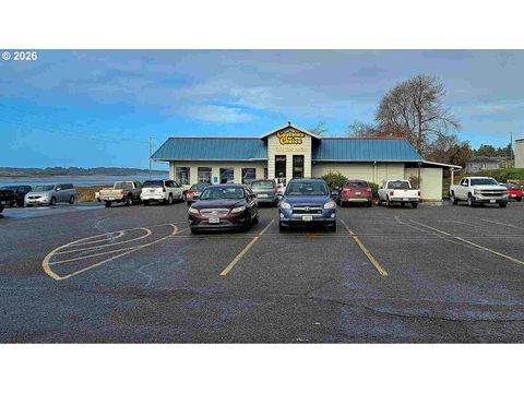 1210 VIRGINIA AVE North Bend OR 97459