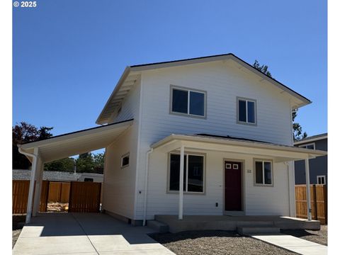 650 ST CHARLES ST Eugene OR 97402