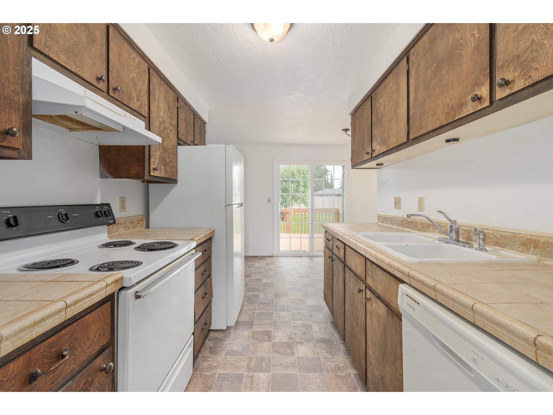 4490 HILTON DR