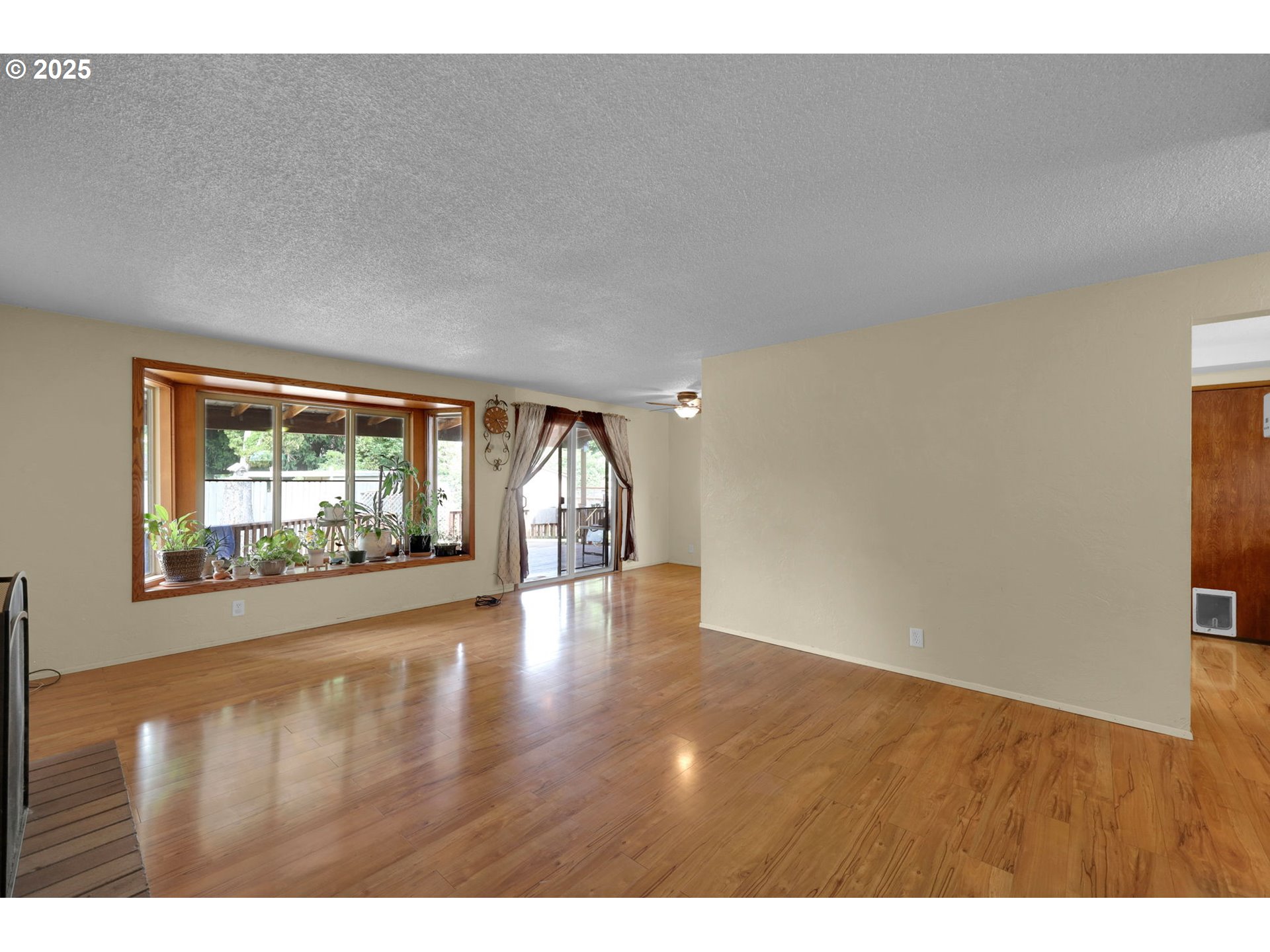 945 IRVING CT