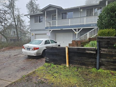 421/425 S 58TH ST Springfield OR 97478