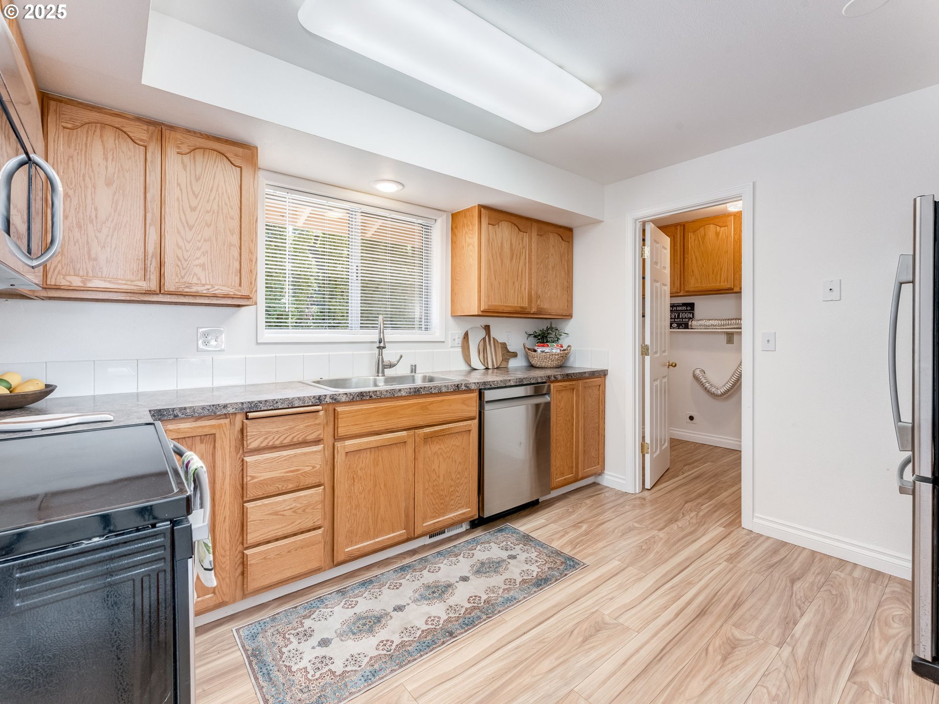 Vancouver, Washington 98665, United States, 4 Bedrooms Bedrooms, ,3 BathroomsBathrooms,Residential,Active,172966