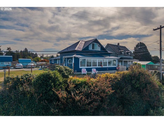 333 N EMPIRE BLVD, COOS BAY, OR 97420 - Image 1b891a944cb4c9f86ca0150659c4e46a/655403461