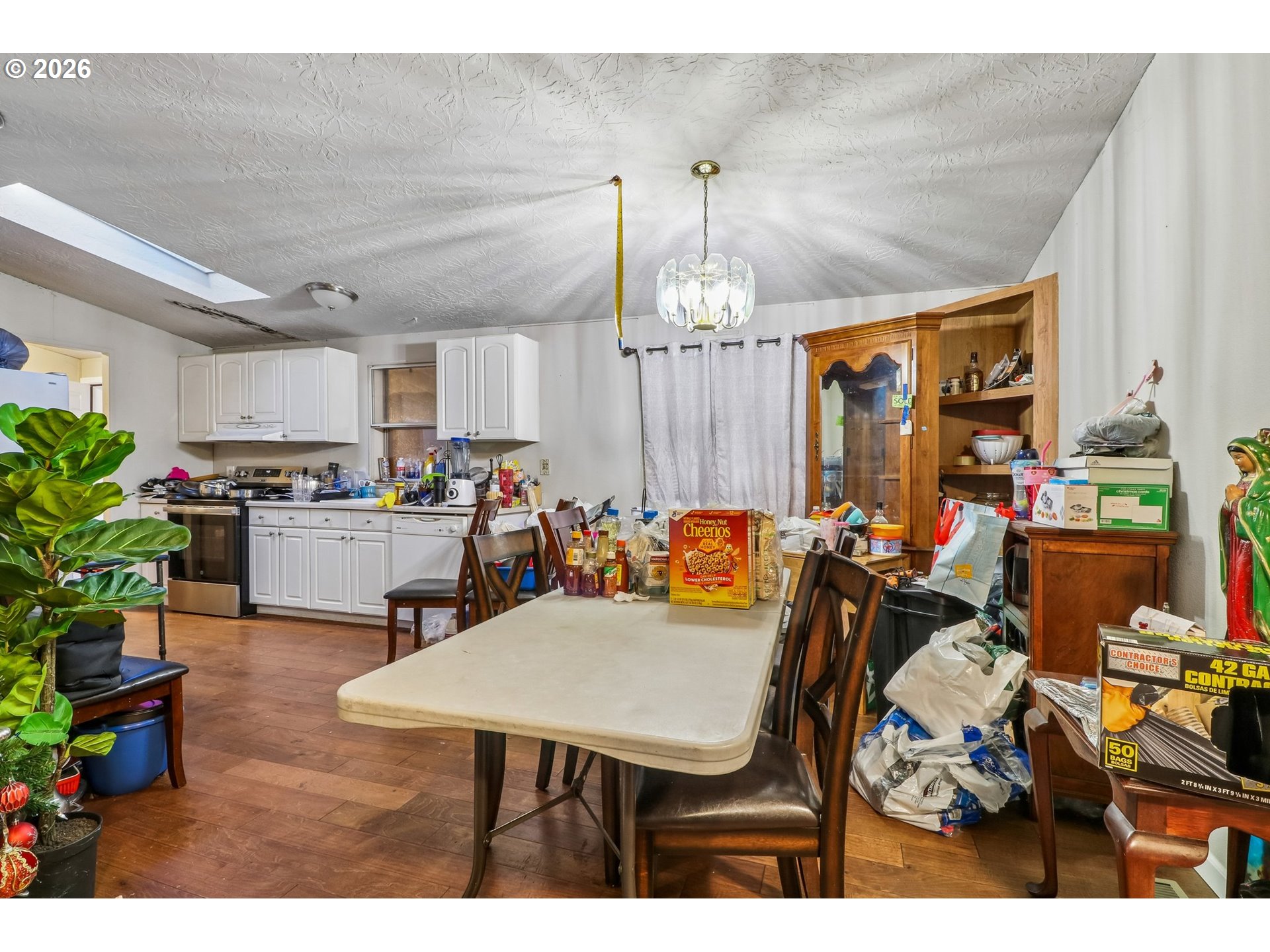 301 E COLUMBIA DR 73