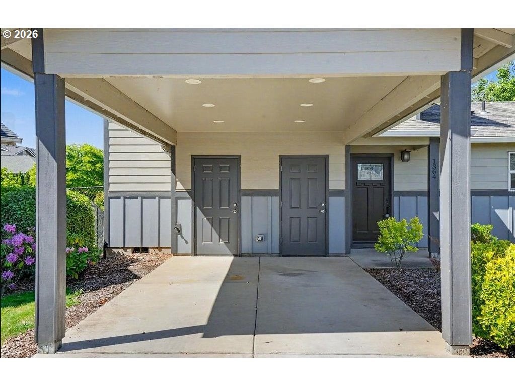 1366 NORTHERN HEIGHTS LOOP