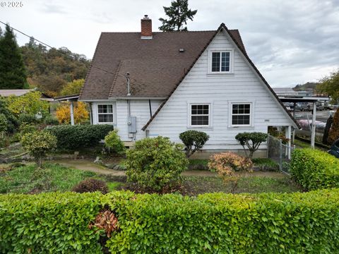 202 NE FULTON ST Roseburg OR 97470