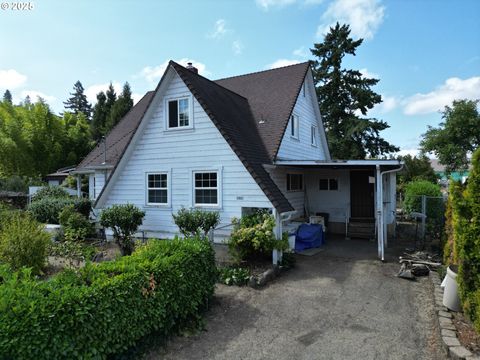 202 NE FULTON ST Roseburg OR 97470