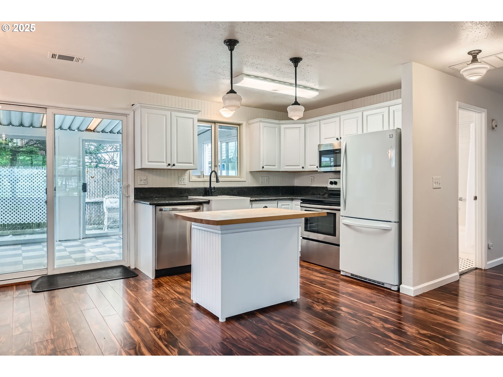 575 NE FLEMING AVE B-43