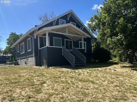 Photo of 805 N Columbus Ave, Goldendale, WA 98620 (MLS # 534503335)