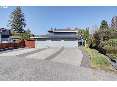 Photo of 1922 NW 112th Cir, Vancouver, WA 98685 (MLS # 232296903)