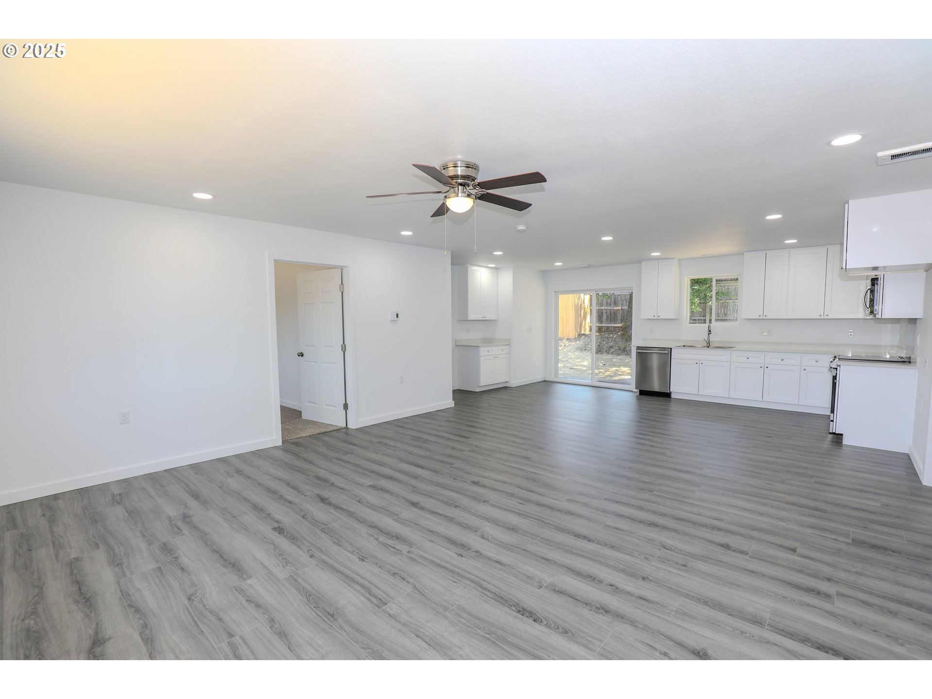 180 SE DARRELL AVE