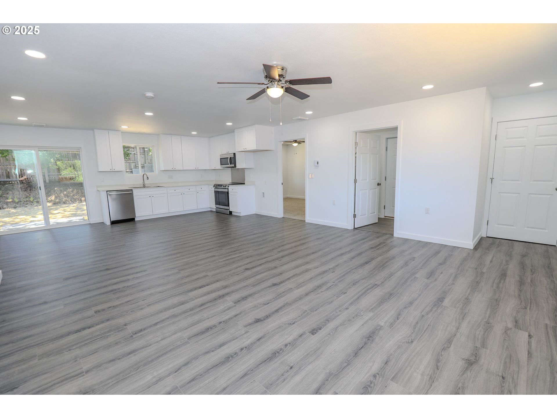 180 SE DARRELL AVE