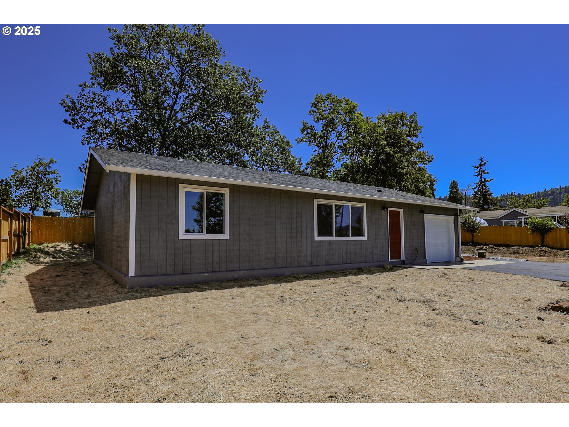 180 SE DARRELL AVE