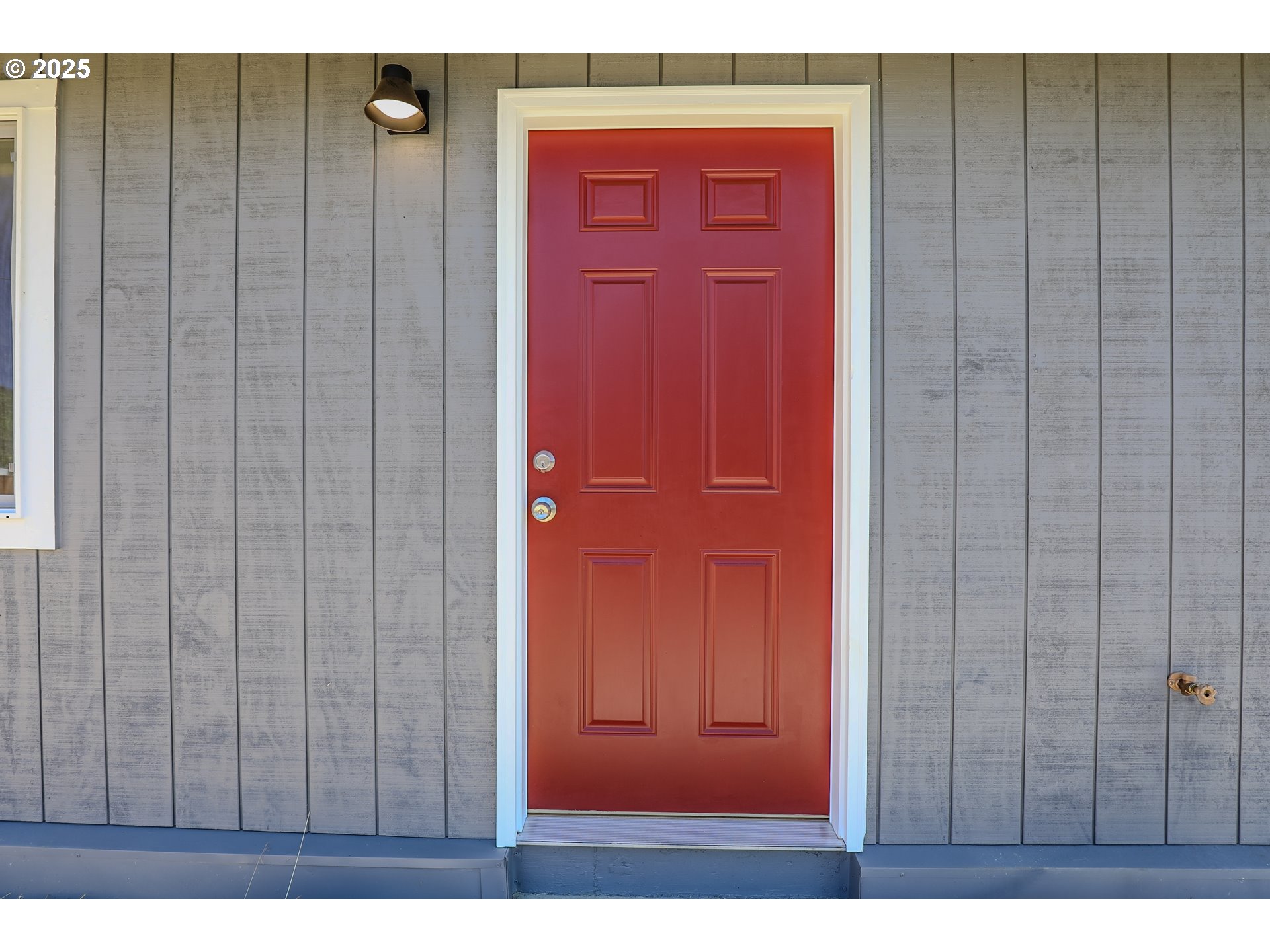 180 SE DARRELL AVE