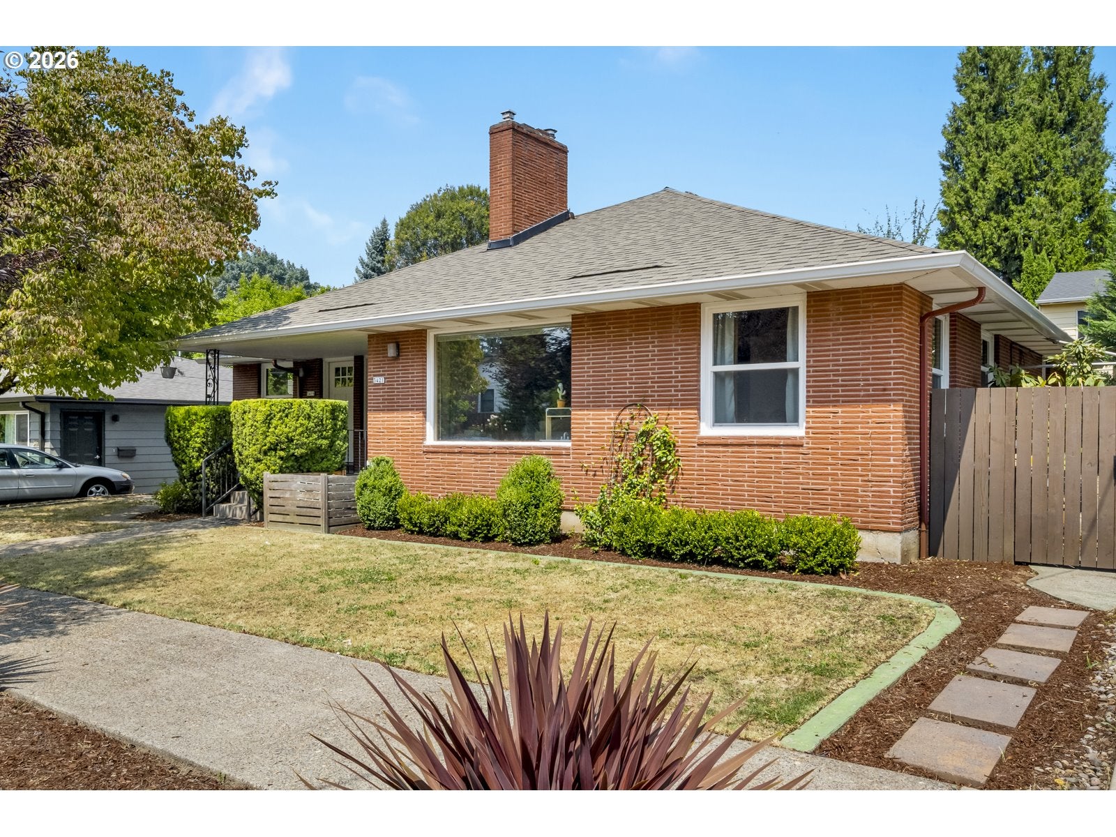3419 SE CORA DR