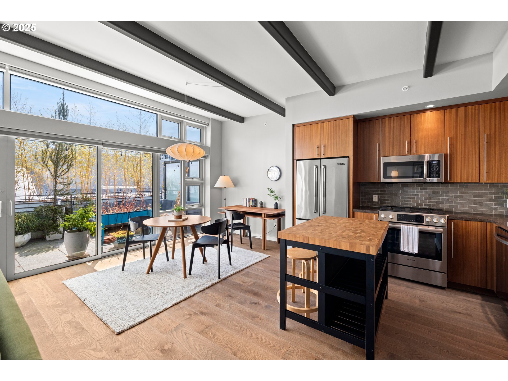 323 NW 13TH AVE 404