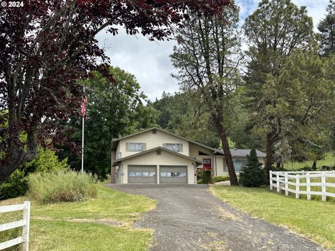 A home in Roseburg