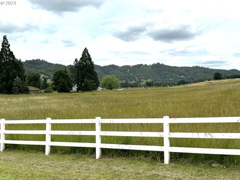 A home in Roseburg