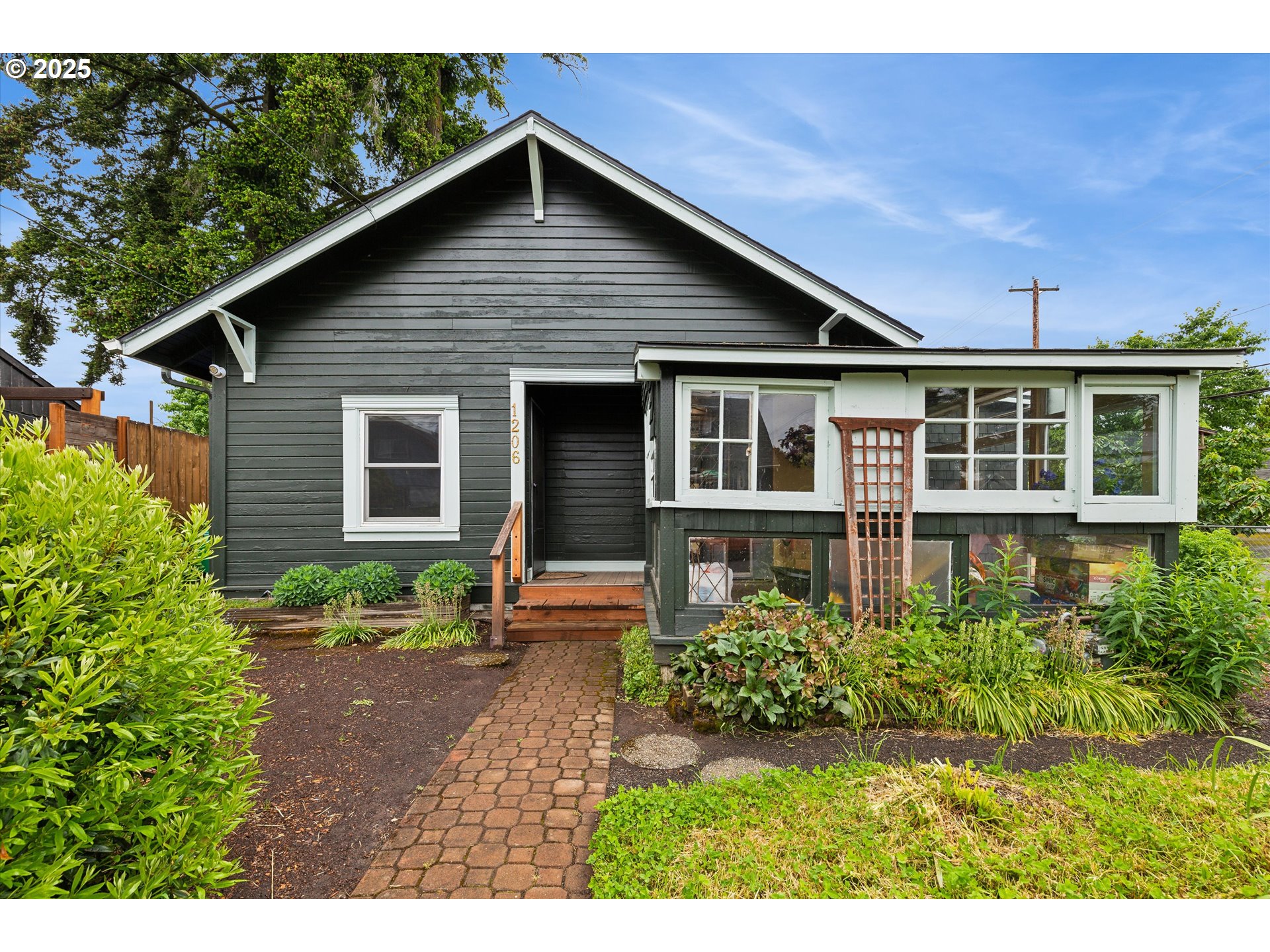 1206 NE 74TH AVE