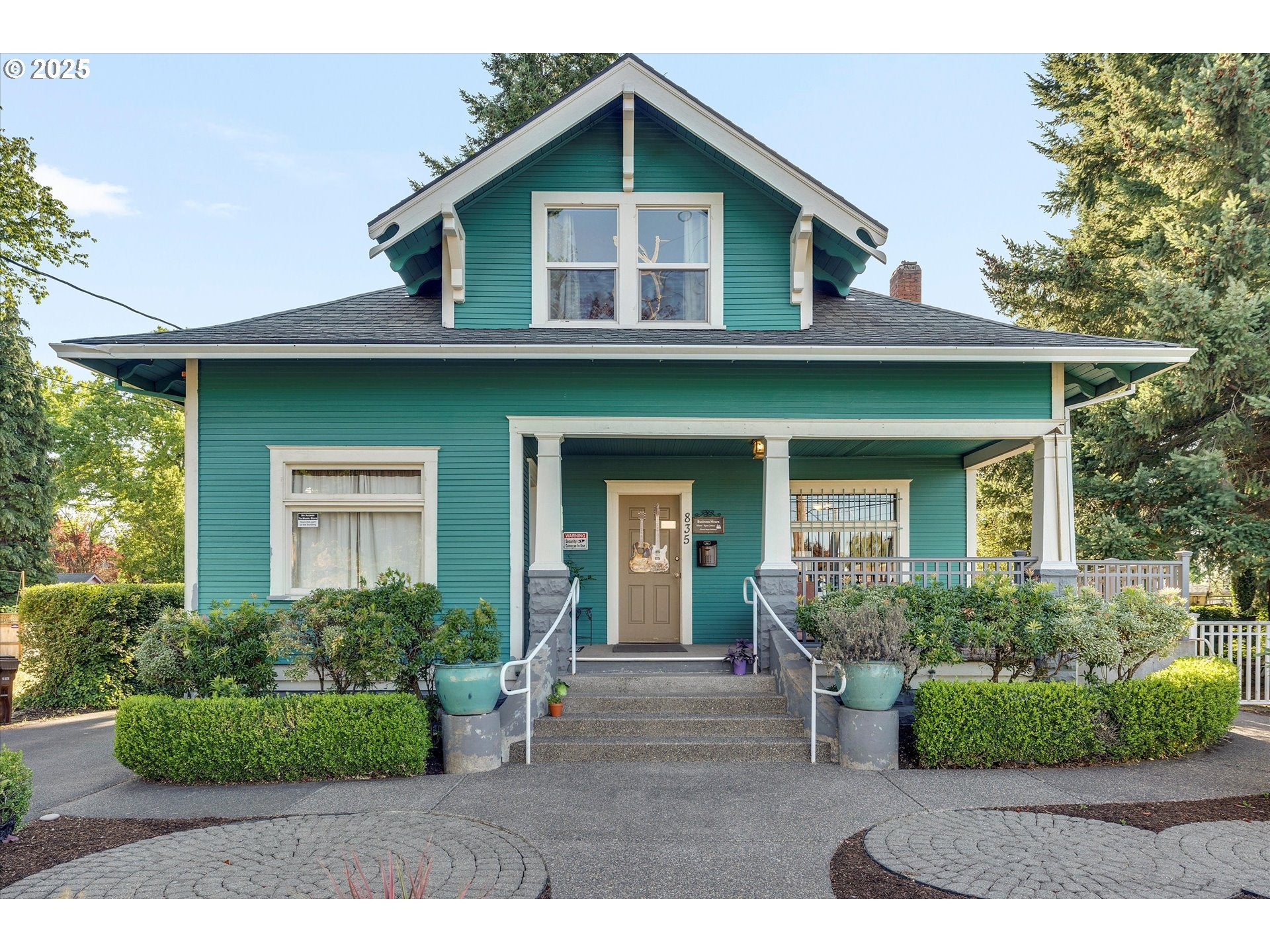 835 N MAIN AVE