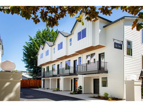 1665 SE SHERRETT ST Portland OR 97202