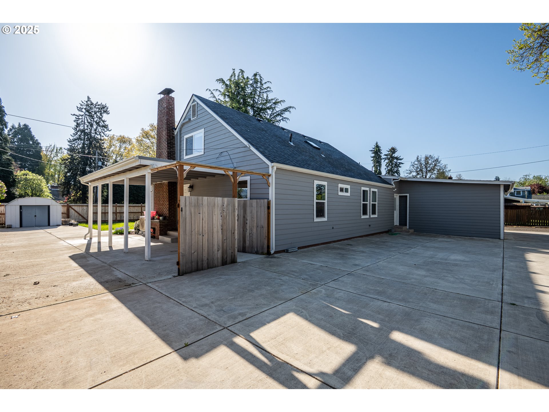 950 COBURG RD