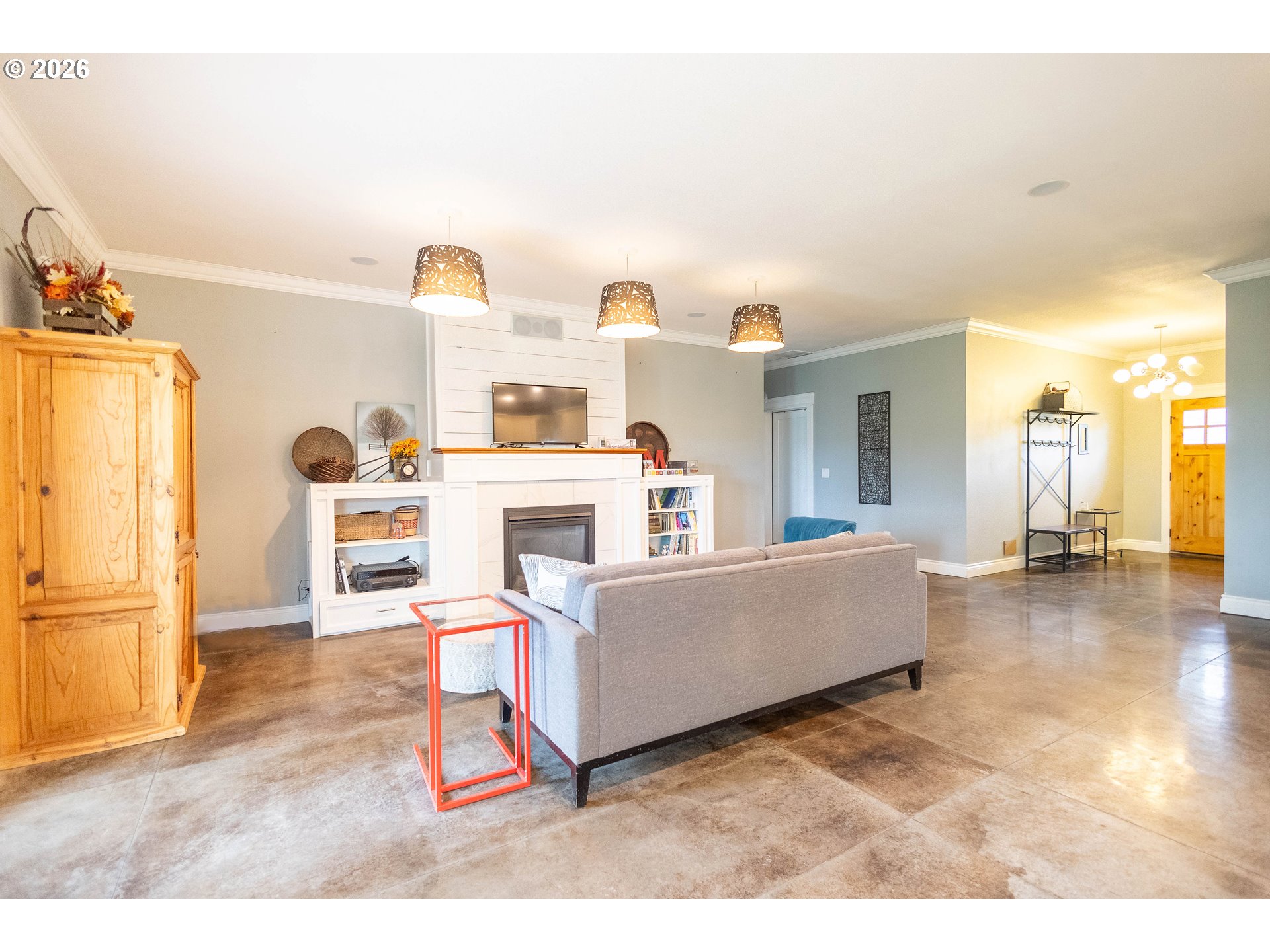 10305 LEONARD LN