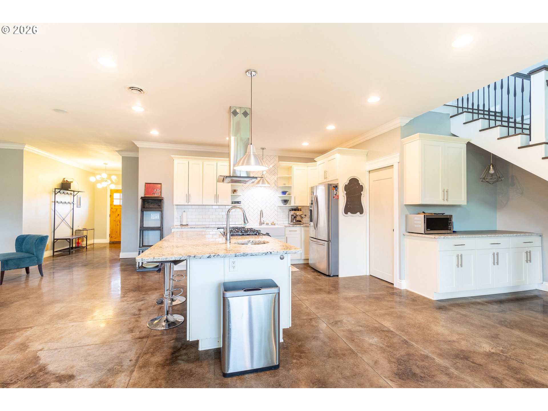 10305 LEONARD LN