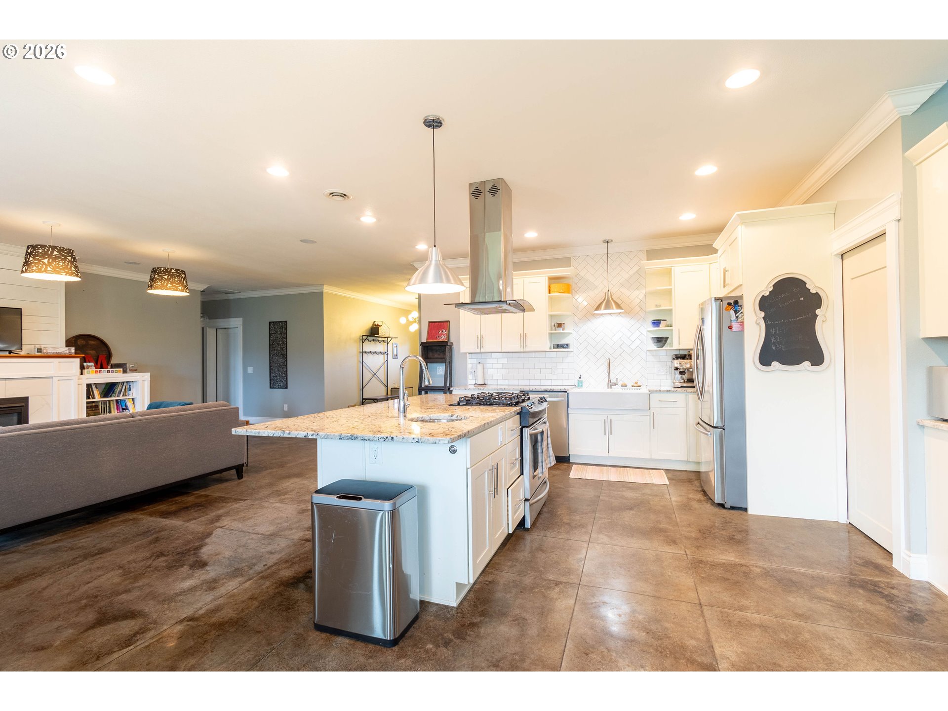 10305 LEONARD LN
