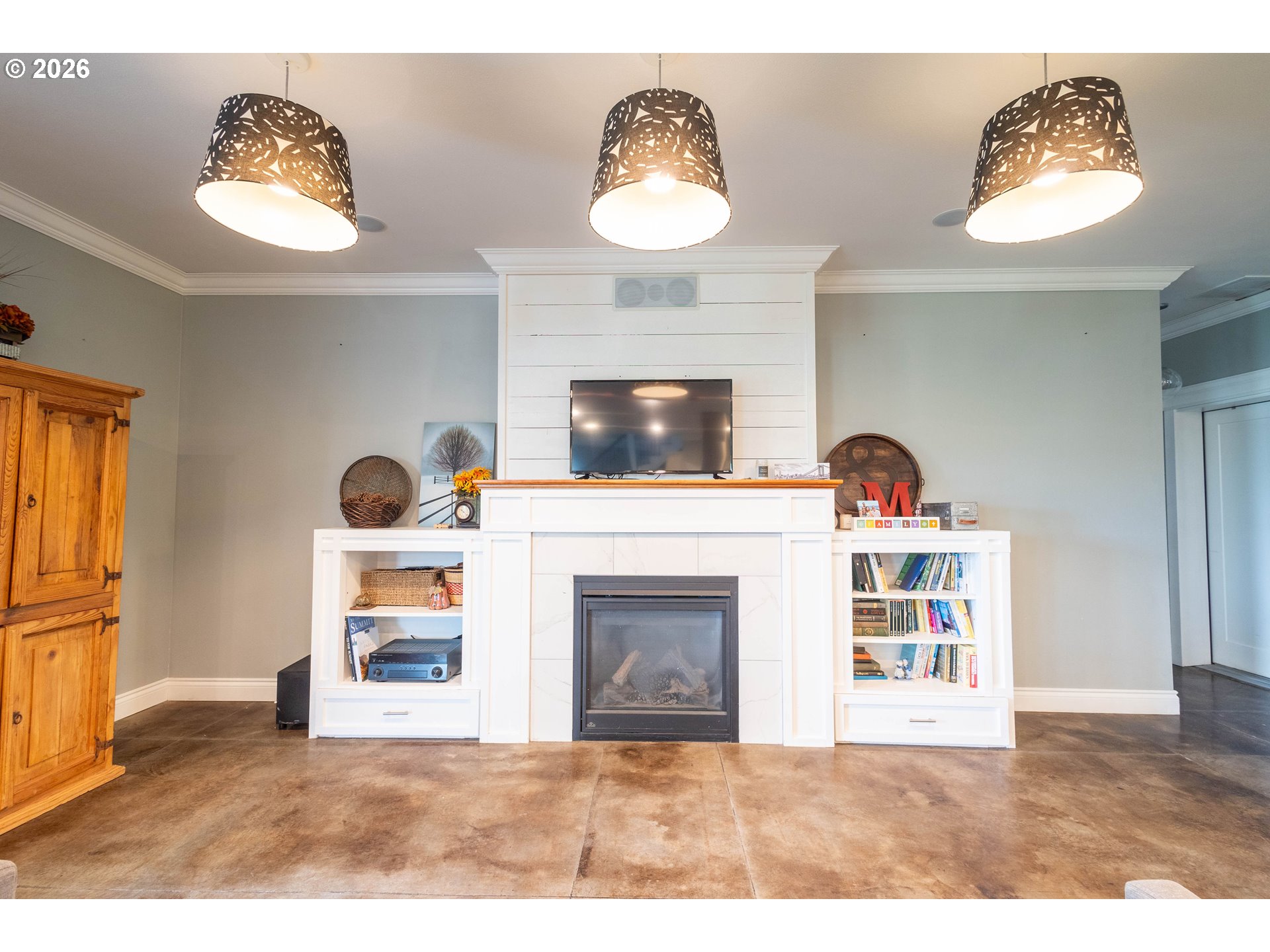 10305 LEONARD LN